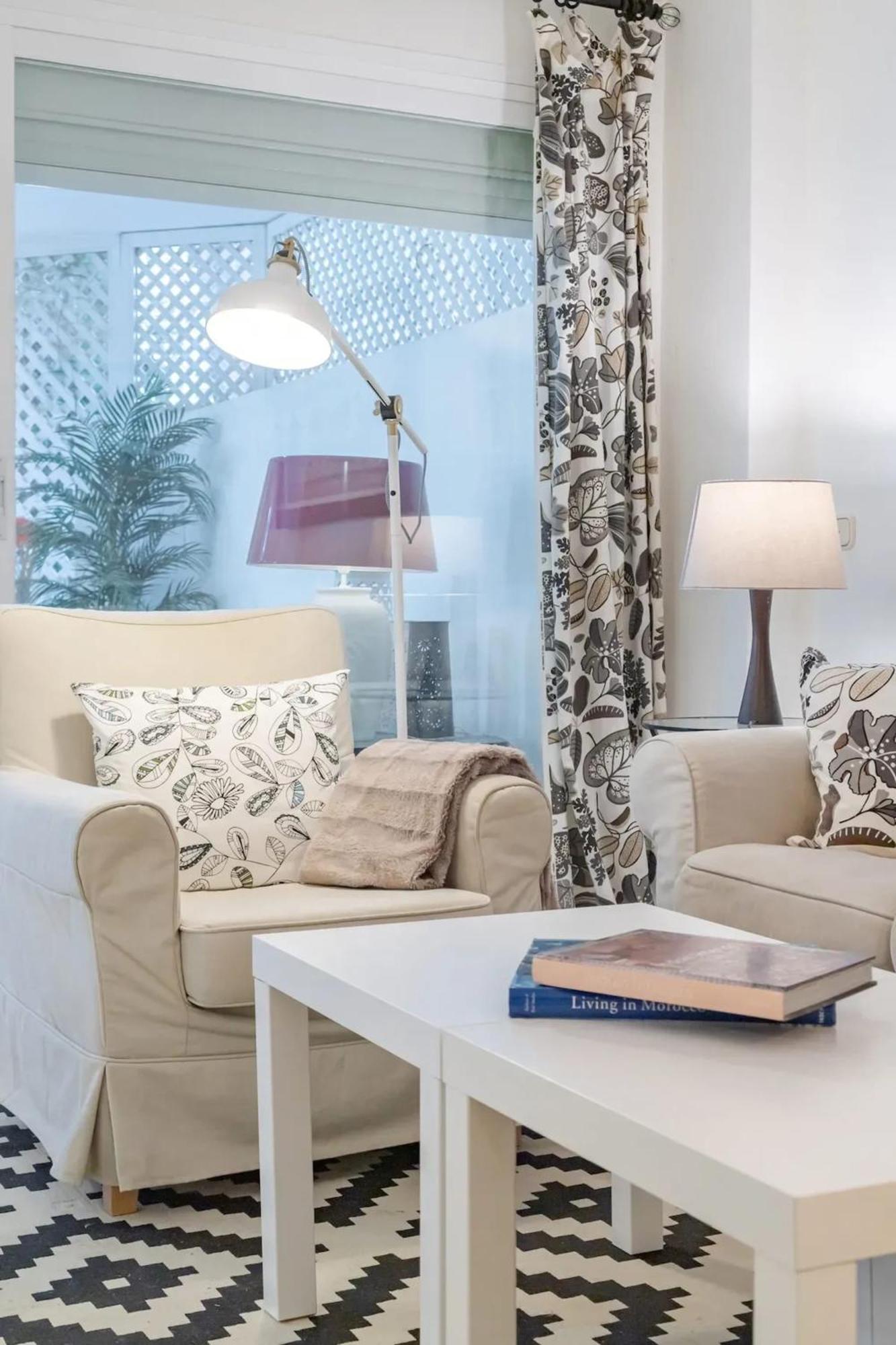 Modern In With Shared Pool Marbella