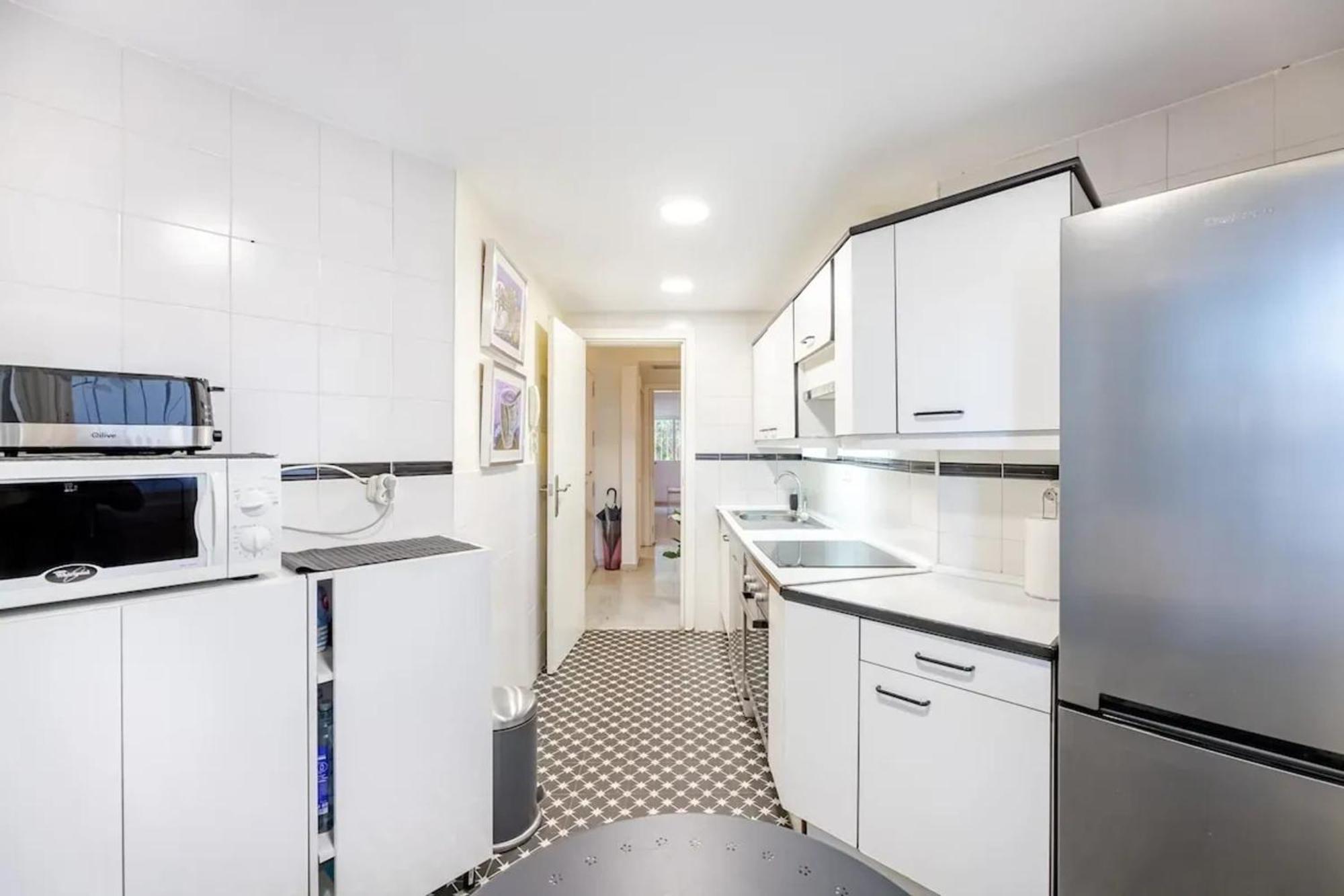 Modern In With Shared Pool Marbella